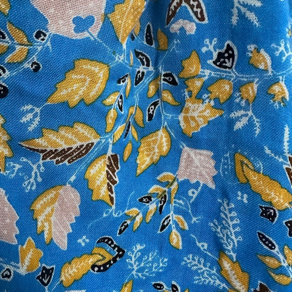 NWT! 4 for $20 - Women’s Blue, Yellow & White Leaf Print Loft Fashion Scarf 💙 - Picture 2 of 5